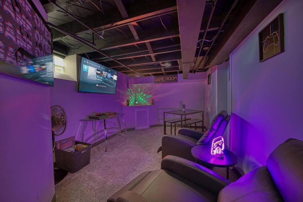 Beautiful Modern Home With All Year Use Hot Tub, Pool Table, Game Room, & Propane Fire Pit!! Ferndale Exterior photo