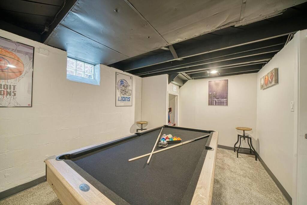 Beautiful Modern Home With All Year Use Hot Tub, Pool Table, Game Room, & Propane Fire Pit!! Ferndale Exterior photo