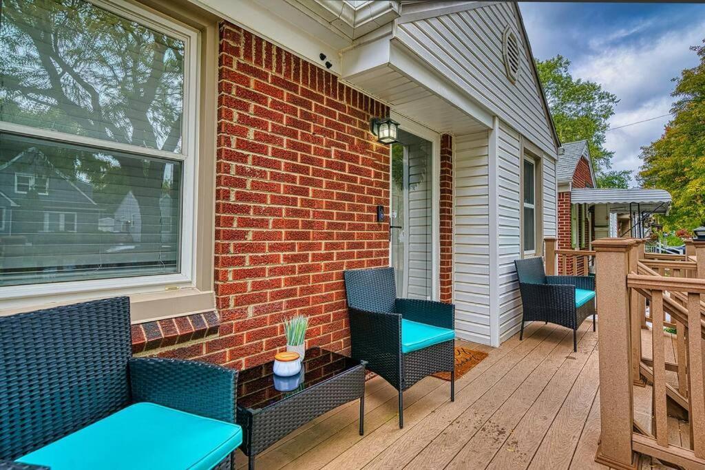 Beautiful Modern Home With All Year Use Hot Tub, Pool Table, Game Room, & Propane Fire Pit!! Ferndale Exterior photo