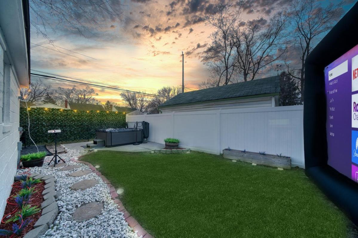 Beautiful Modern Home With All Year Use Hot Tub, Pool Table, Game Room, & Propane Fire Pit!! Ferndale Exterior photo